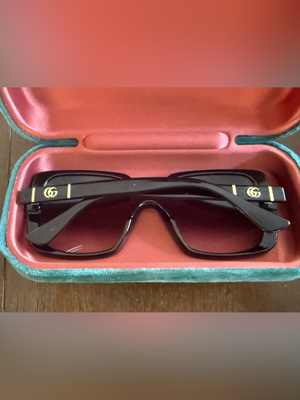 Gucci Women's Black Oversized Square Sunglasses - Picture 6 of 7